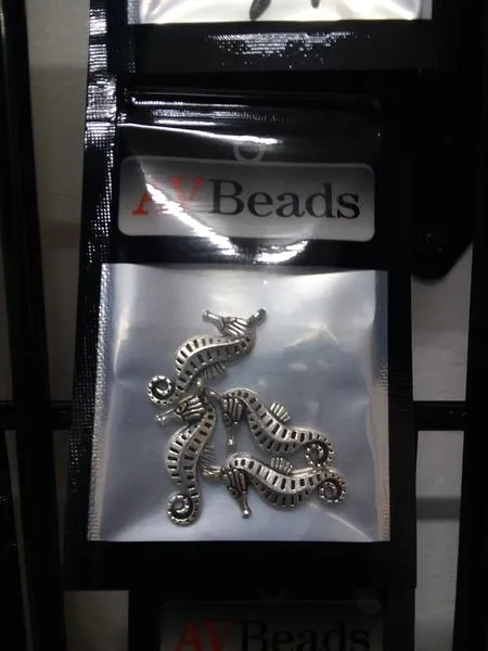 AVBeads Beach Charms Seahorse Silver 22mm x 9mm Metal Charms 4pcs