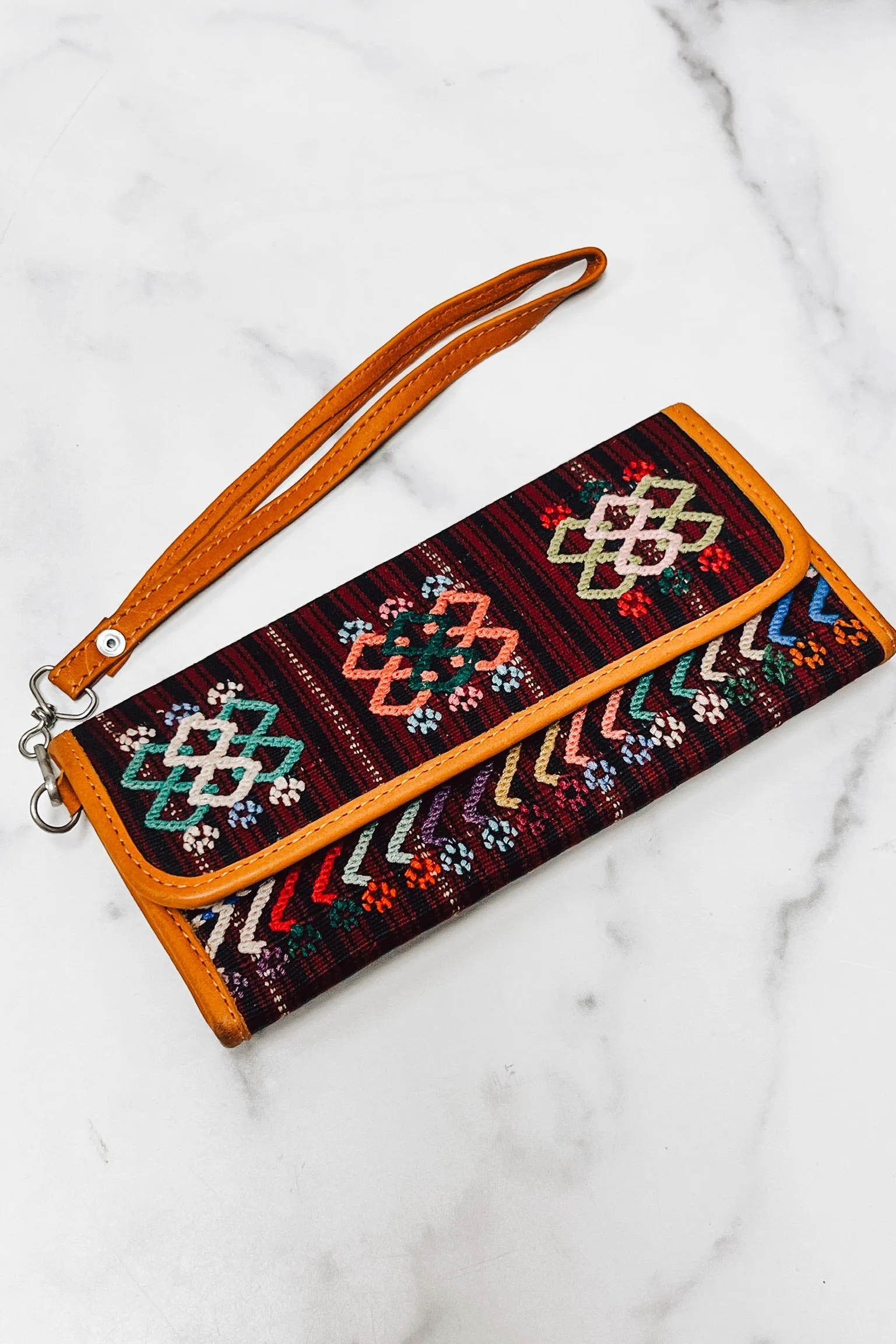 Mano Woven Clutch