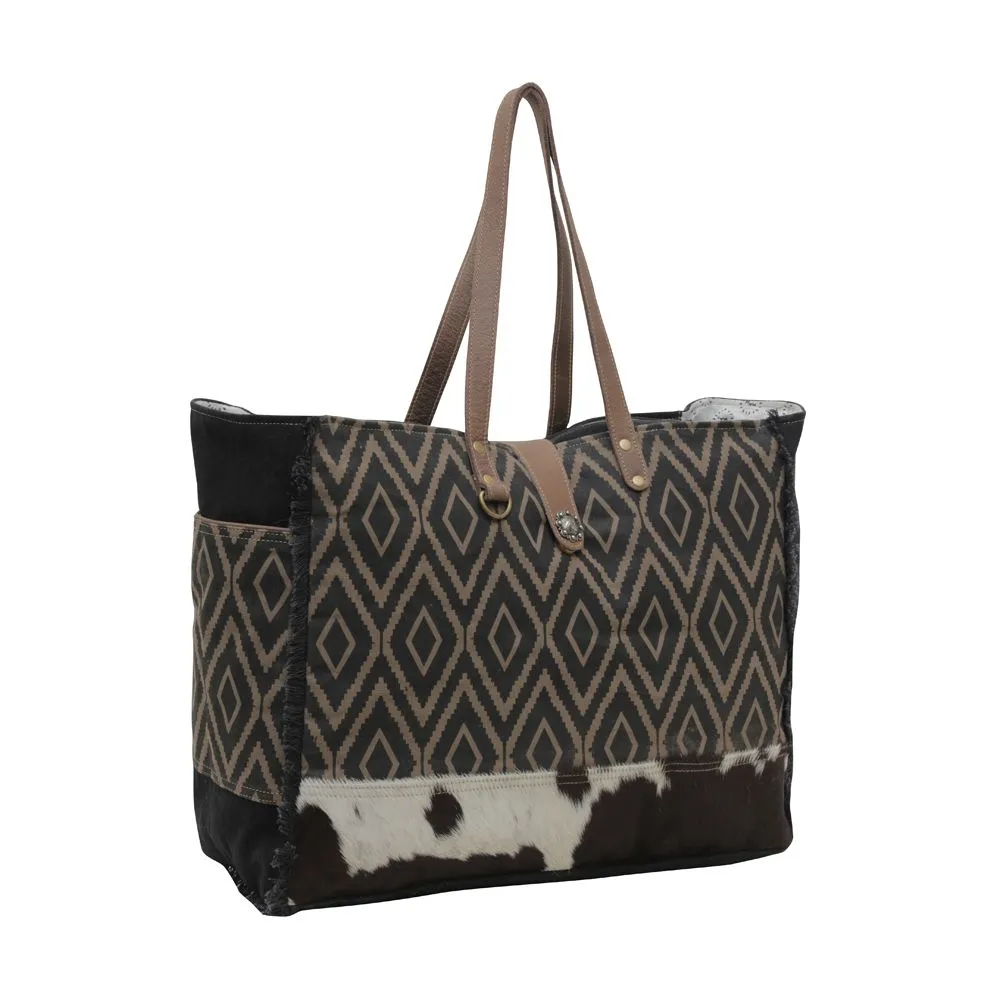 Myra Bag Umber Currant Weekender: Stylish Versatility for Every Journey